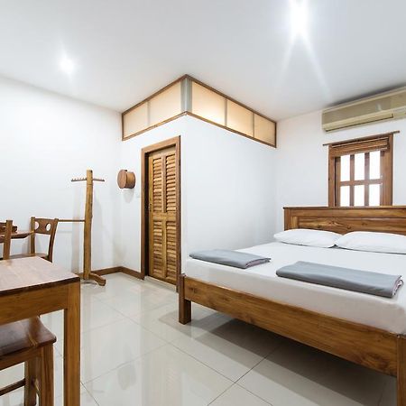 Thongphaphum Place Экстерьер фото