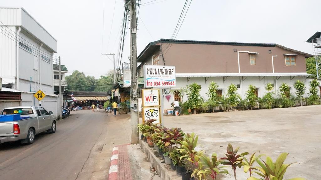 Thongphaphum Place Экстерьер фото